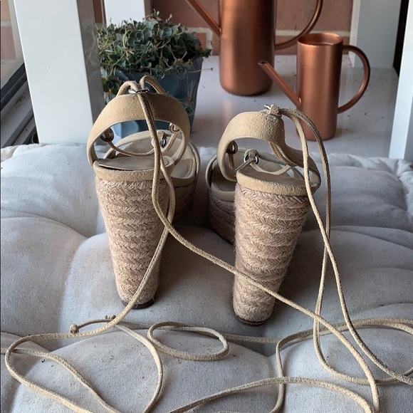 Michael Kors Collection | Tan Suede Wedges | Sz 7 - Picture 4 of 5